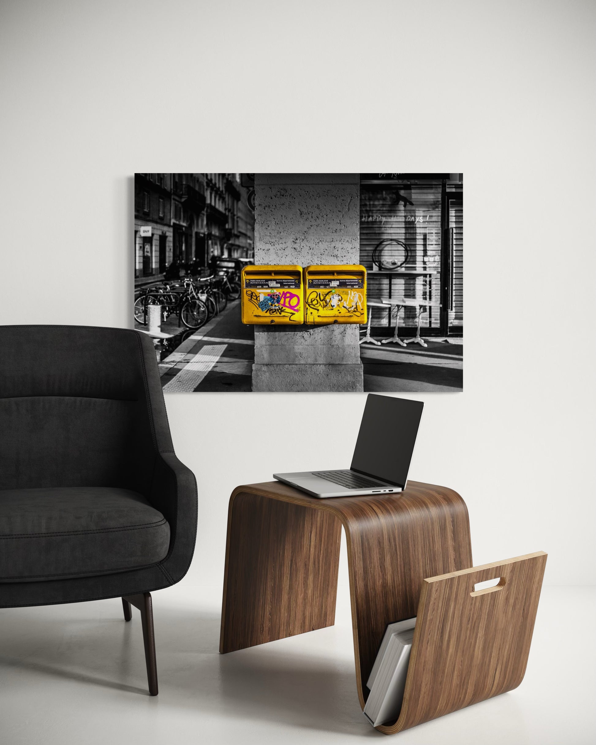 MURMURES EN JAUNE DANS LE SILENCE DE LA VILLE