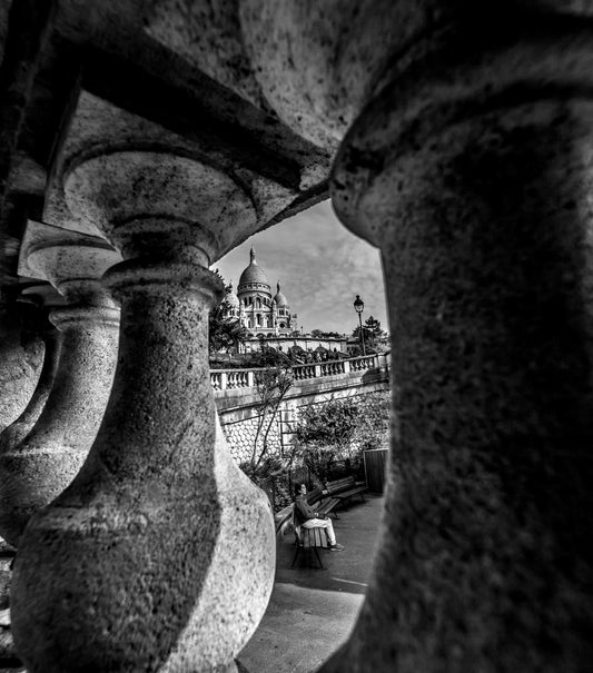 ENTRE LES COLONNES DU TEMPS